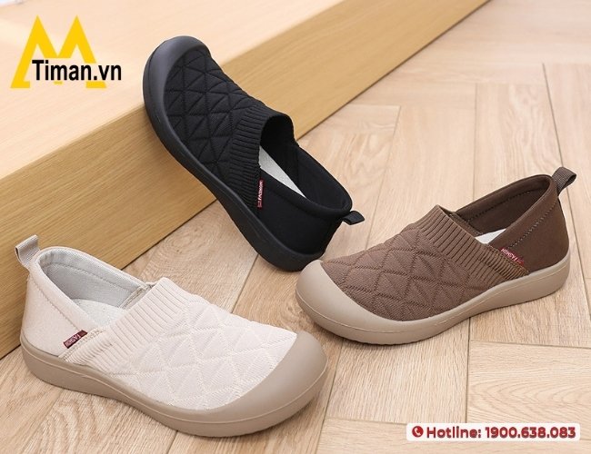 Đa dạng lựa chọn mẫu mã giày đế bằng cho nữ