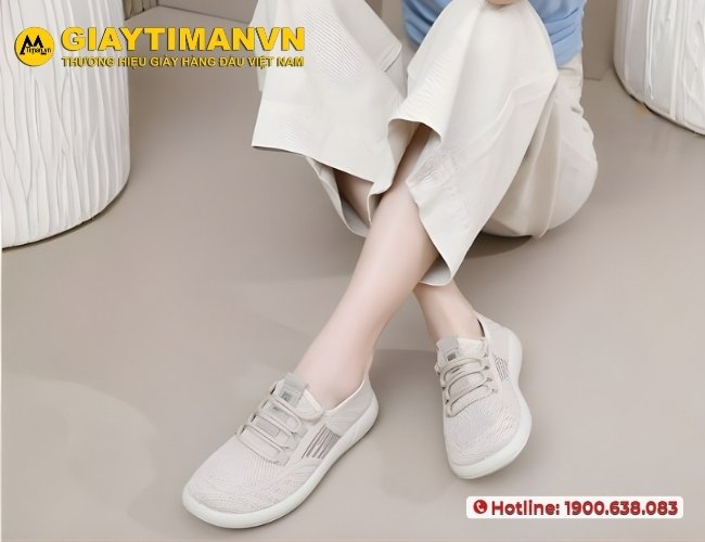 Phối đồ xinh với giày màu kem nữ