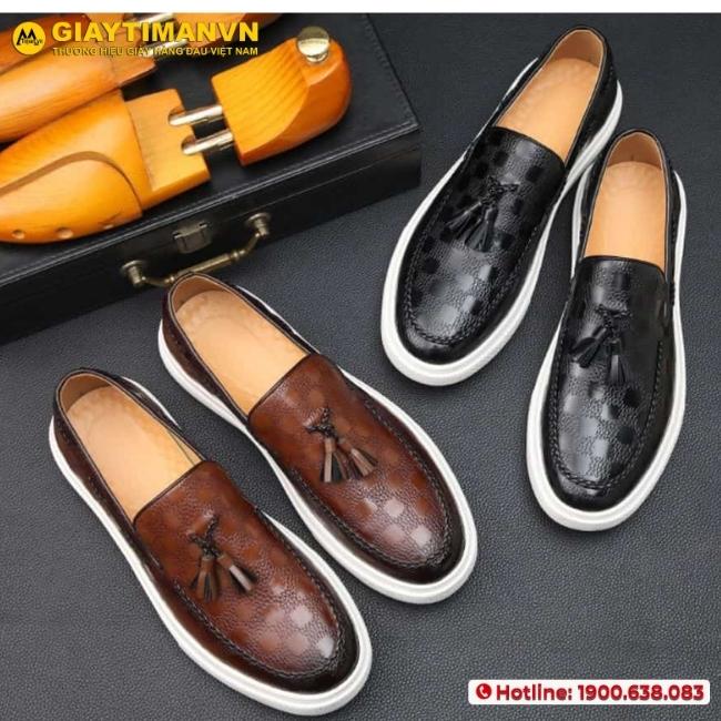 Sử dụng dụng cụ chuyên nghiệp để làm rộng giày bị chật
