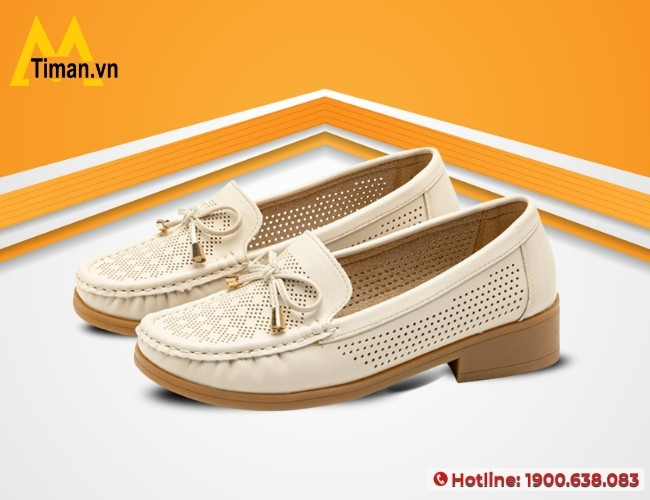 Giày làm từ da PU có màu sắc đẹp, tính thời trang cao