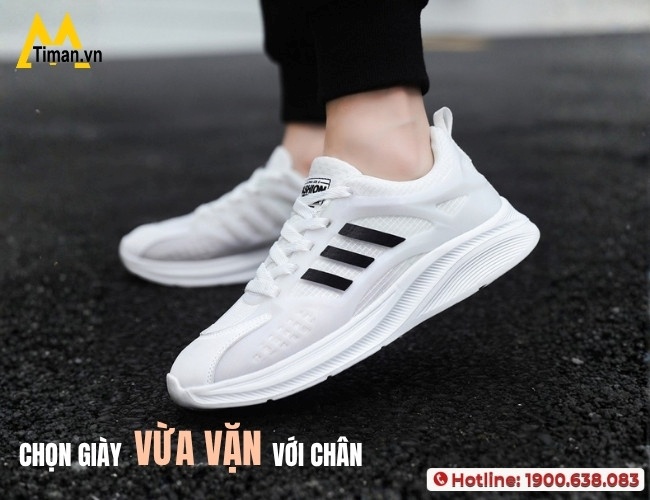 Nên chọn giày đế bằng cho nam có kích cỡ vừa vặn