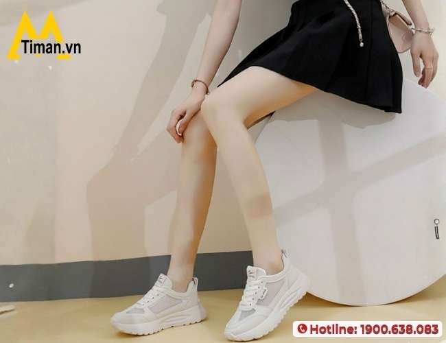 Phối giày nữ thể thao đẹp cùng thời trang nữ tính