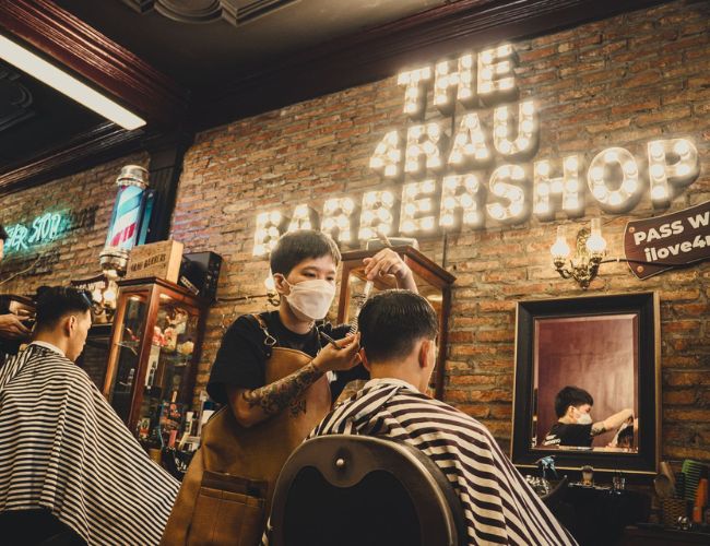 Tiệm tóc 4Rau Barber nổi tiếng