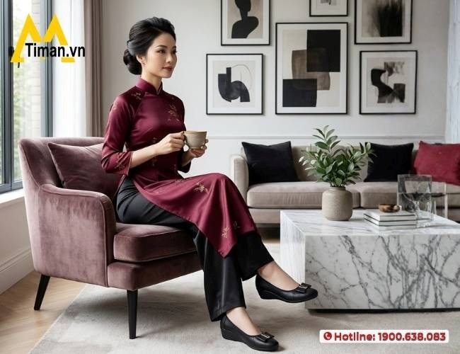 Phối đồ truyền thống cùng với giày nữ đen